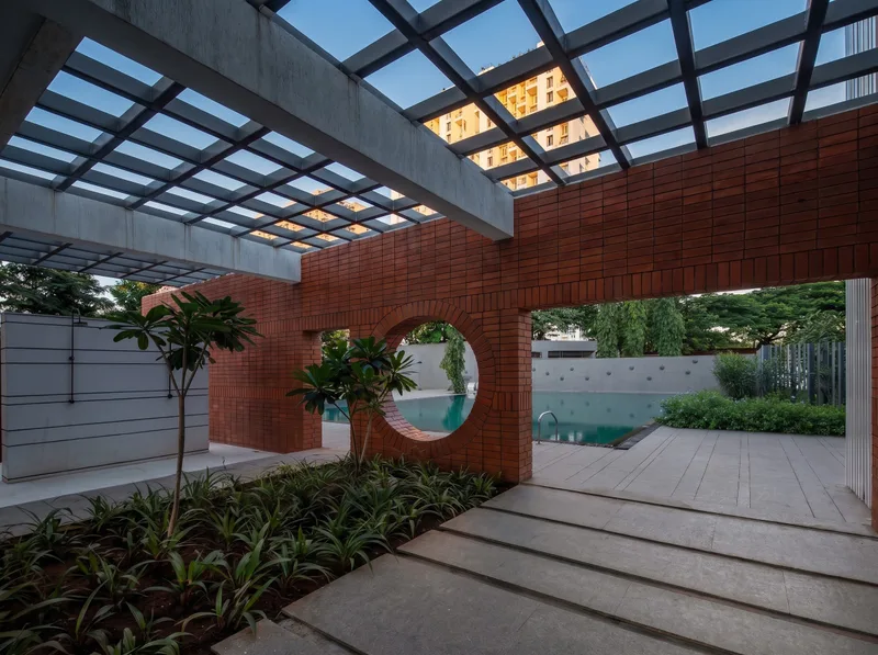 Brick Courtyard House, source image 1 of 6
